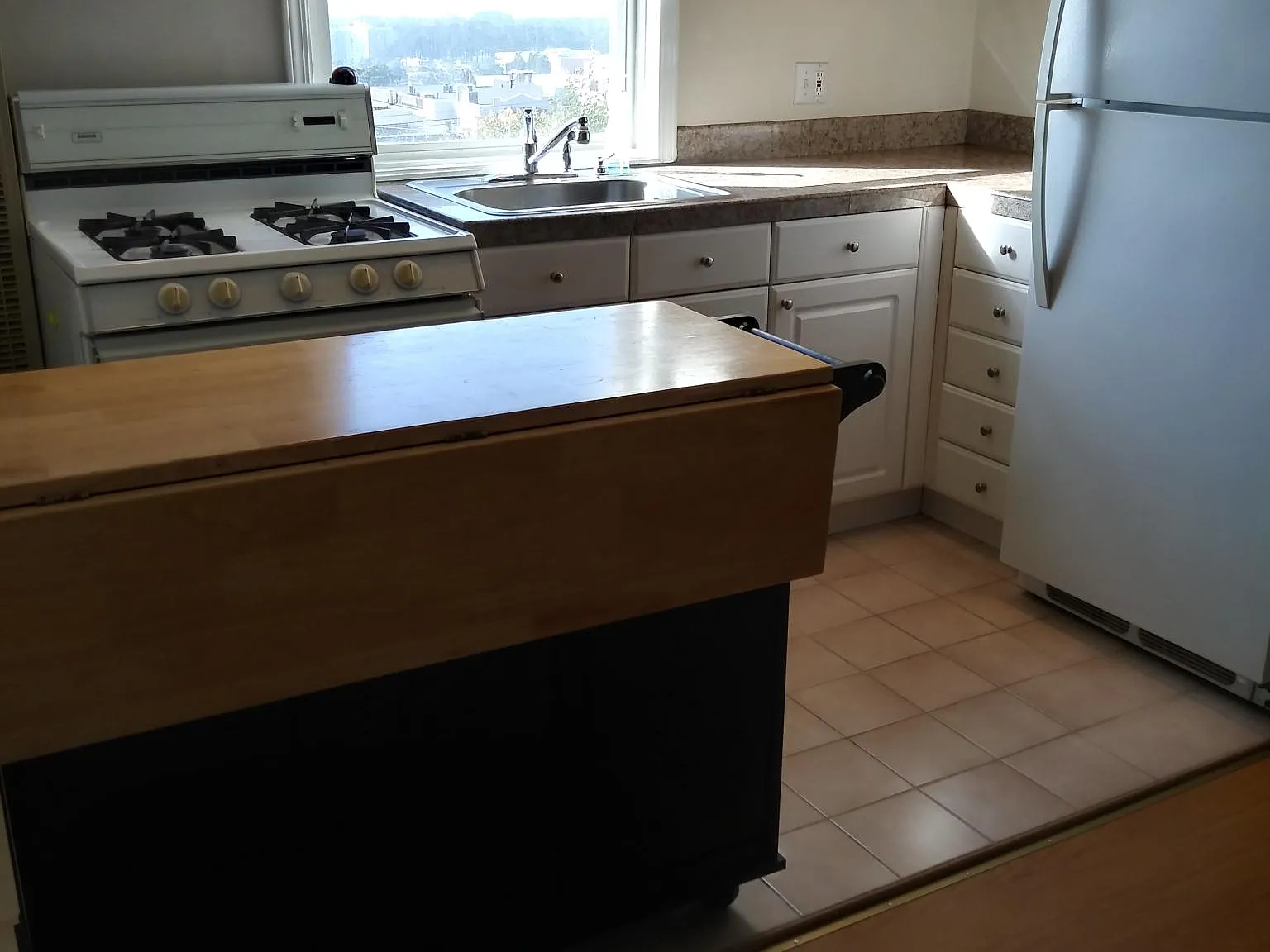 227 Vernon St — Photo 2