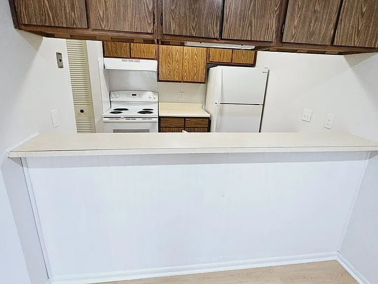 Sugarbush Apartments — Photo 195