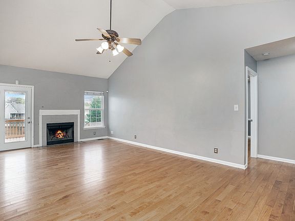 4th image of 1372 Mackenzie Ct