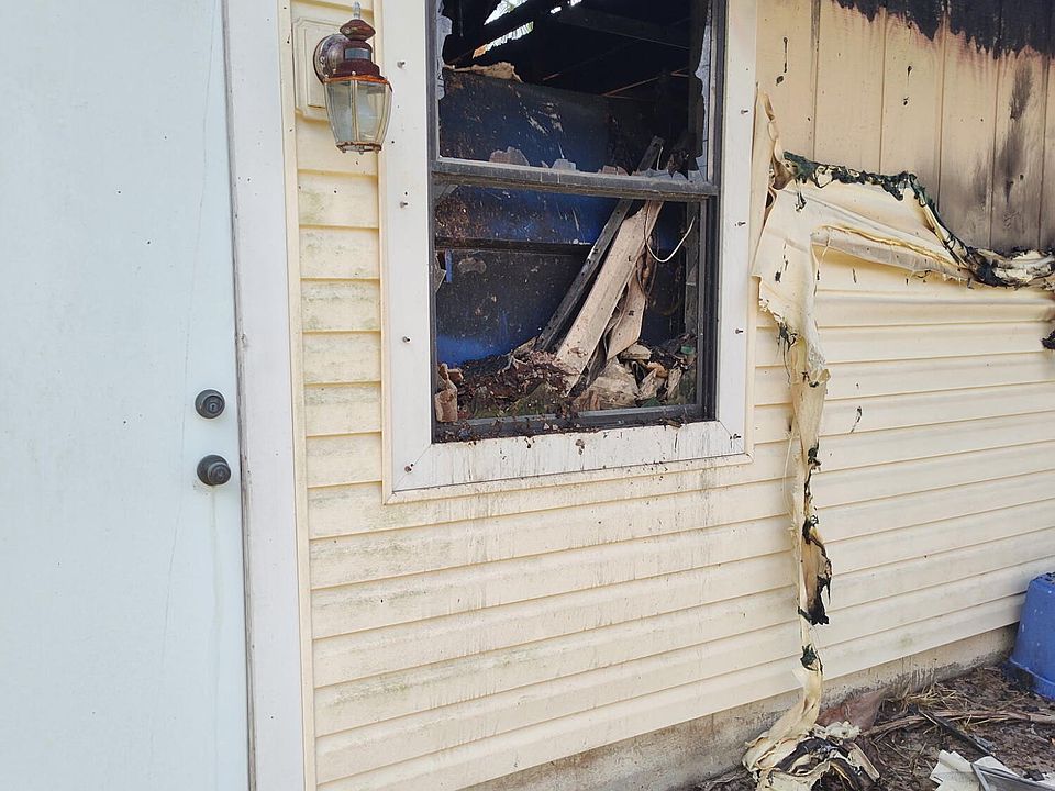 2nd image of 721 NW Selvitz Road