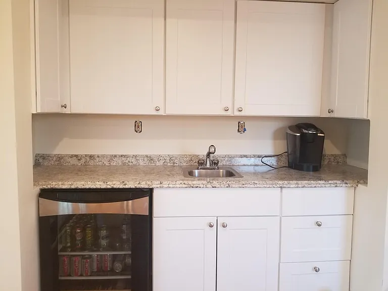 Basement wet bar