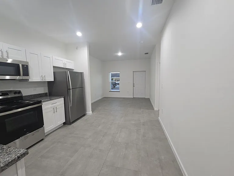 4111 8th St SW — Photo 9