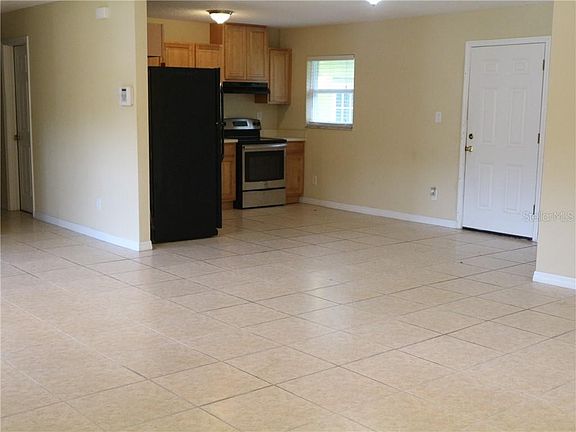 4th image of 3913 Holly Ct