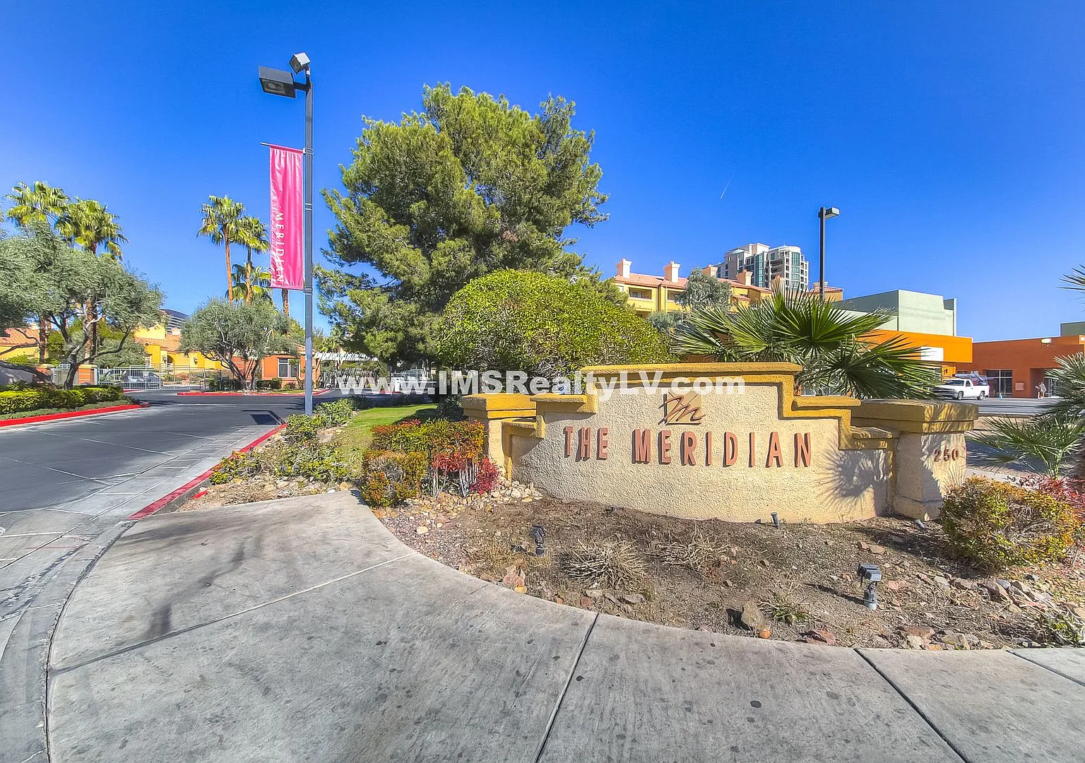 Freshly Updated 2 Bed | 2 Bath Condo w/ MSG Sphere View (New Pictures Coming Soon) — Photo 2