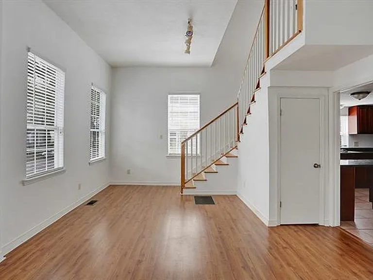 843 Washington Ave — Photo 5