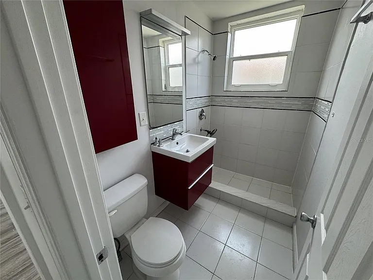 428 Armada Rd S #6 — Photo 5
