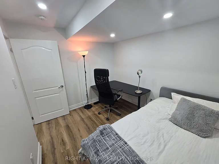 458 Bergamot Ave #BASEMENT — Photo 23