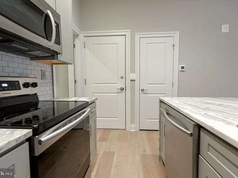 1411-1 Walnut St #203 — Photo 8