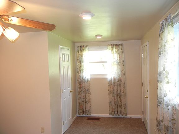 2nd image of 723 Julia St