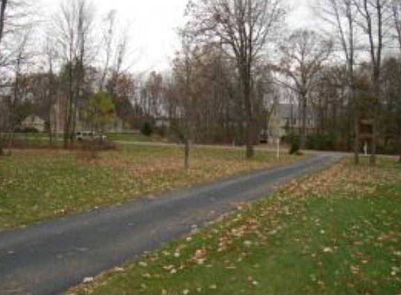 4th image of 15 Crosby Ln