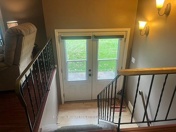 2nd image of 355 Oak St