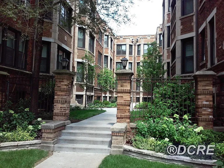 1370 W Greenleaf Ave #2S — Photo 10
