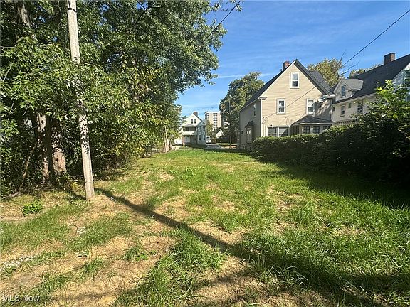 3rd image of 7308 Lawnview Ave