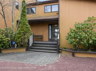 333 Timberlake Dr, Manahawkin, NJ 08050