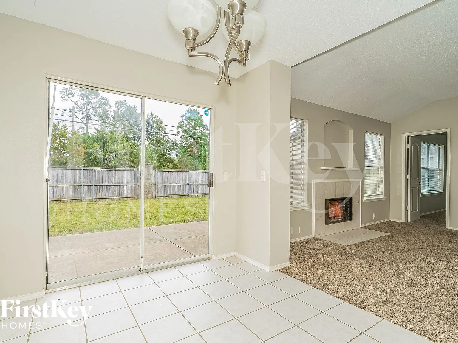 3 bed, 2.0 bath, 1408 sqft, $1,945 — Photo 4