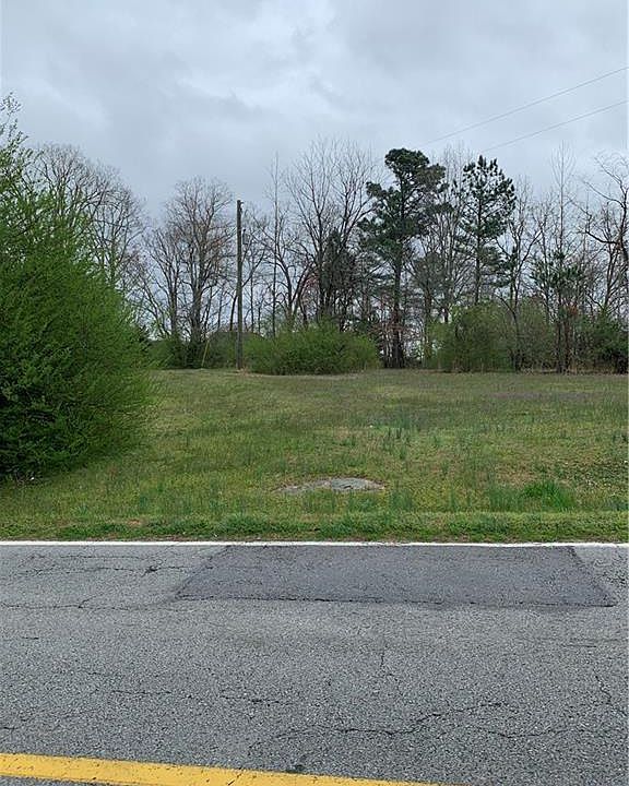 2nd image of 4079 Ridge Rd