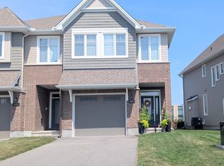 207 Finsbury Ave, Ottawa, ON K2S 2P8