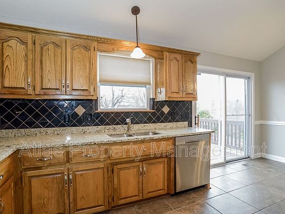 5th image of 1020 Bob White Ln
