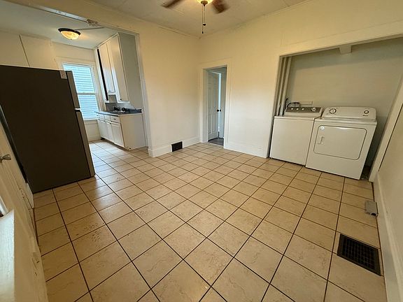 3rd image of 1014-1018 5th Ave S #1016
