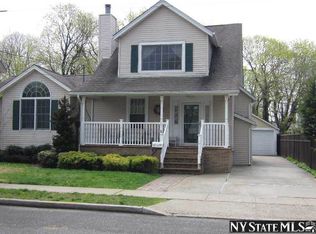 700 Thomas Ave, Baldwin, NY 11510