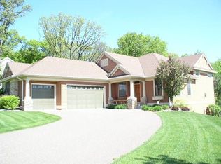 11 Buchal Hts, North Oaks, MN 55127