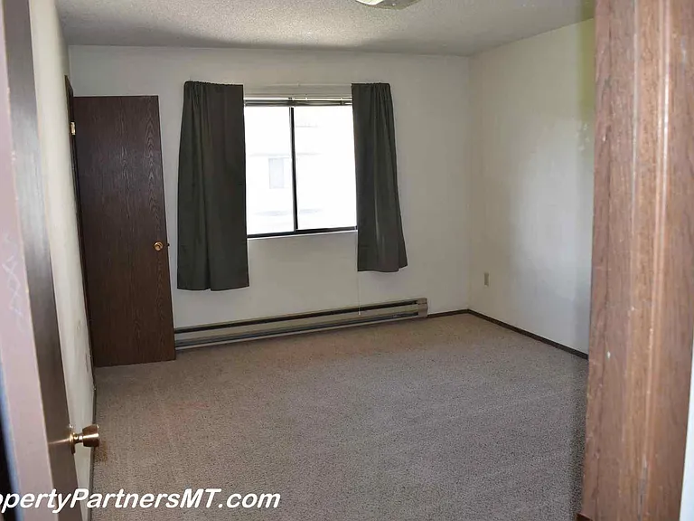 209 S 15th Ave — Photo 1