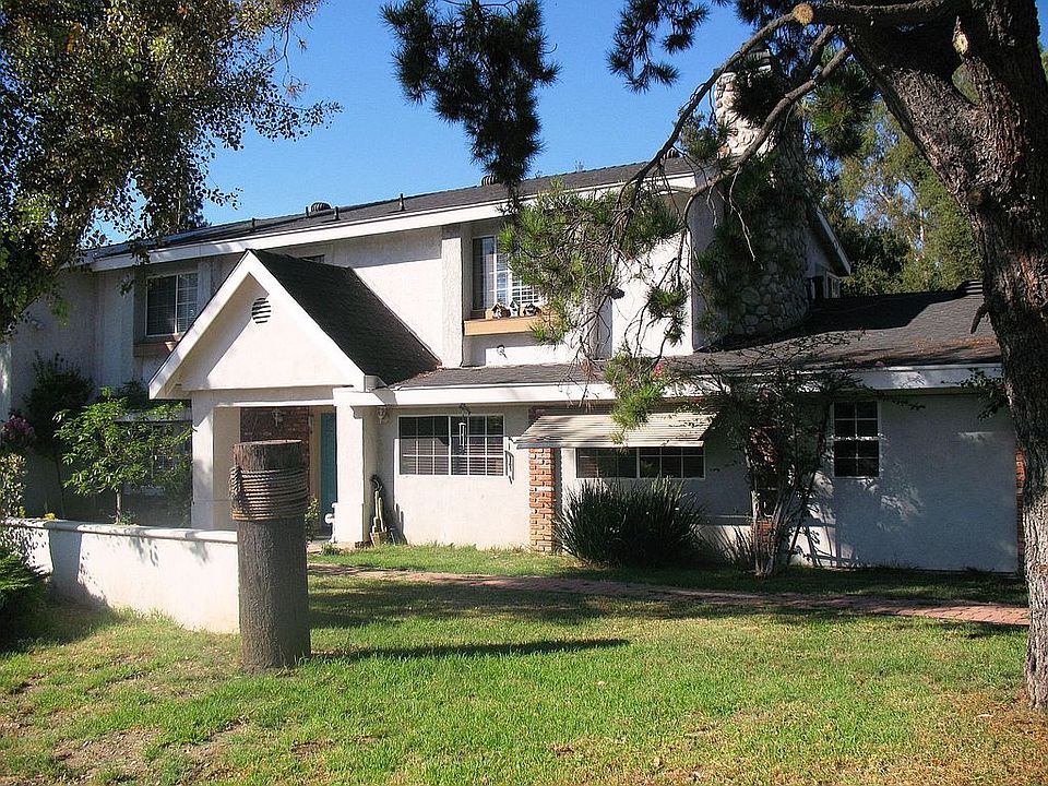 1st image of 2804 N Grand Ave