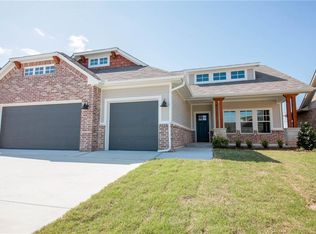 2117 Cox Ln, Moore, OK 73160