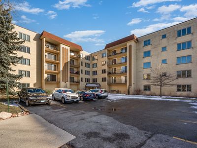 6433 W Belle Plaine Ave APT 410, Chicago, IL, 60634