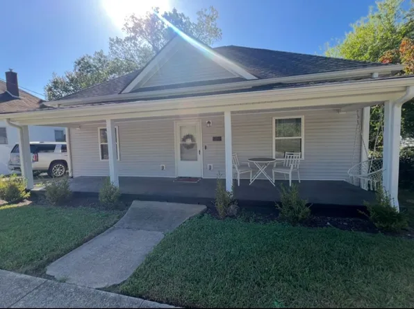 206 Moore St, Greer, SC 29651