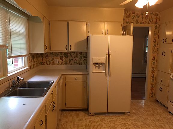 5th image of 526 Bailey St