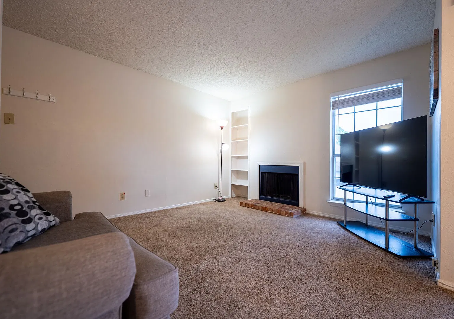 18333 Roehampton Dr — Photo 4