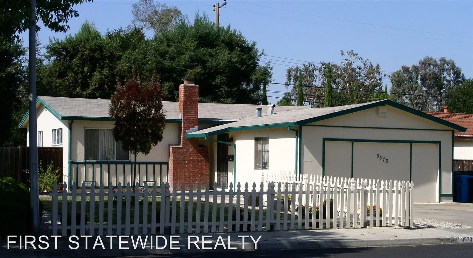 3573 Mauricia Ave photo 1