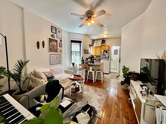 Rented by Compass | media 9