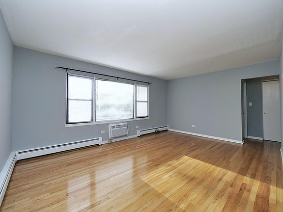 2nd image of 4532 N Claremont Ave APT 7