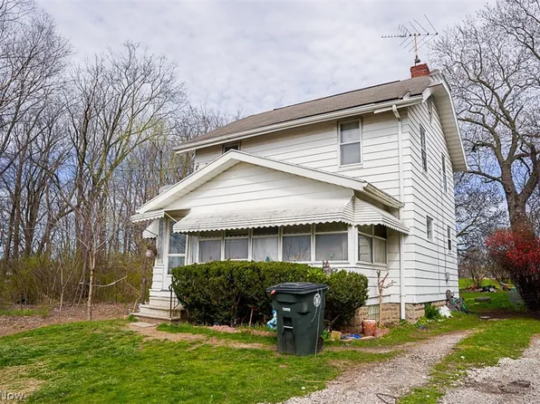 2465 28th St SW, Akron, OH 44314