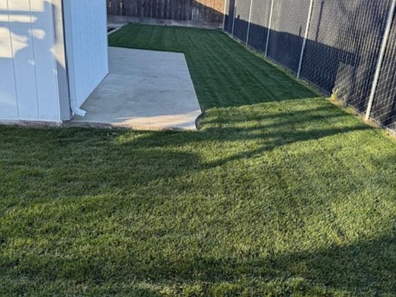 3rd image of 1640 N Sutro Ave