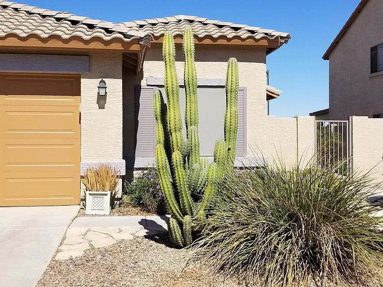 44210 W Lindgren Dr — Photo 2