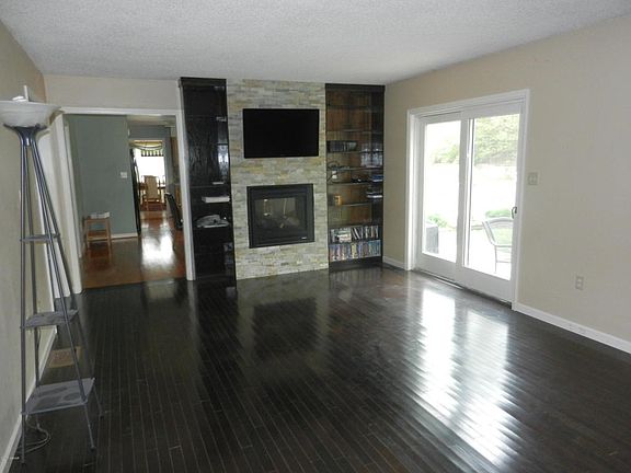 Family Room with Fireplace