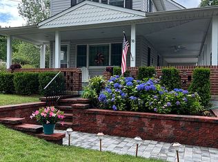 10 Godfrey Ave, Bayville, NY 11709