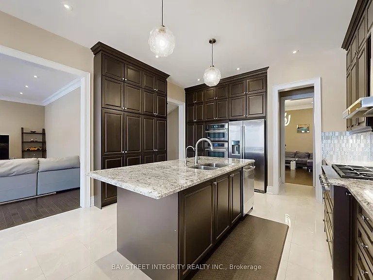 57 Strawbridge Farm Dr — Photo 4