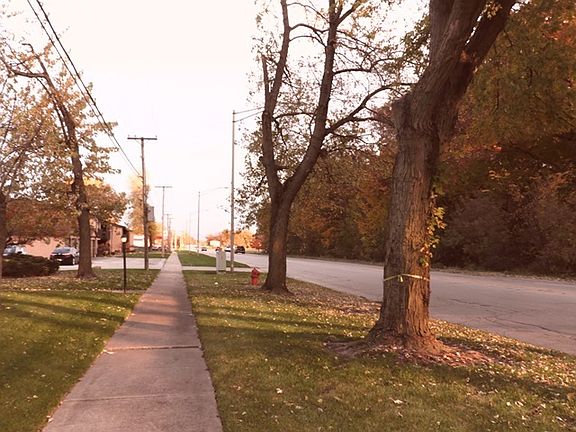 3rd image of 704 E Glenwood Dyer Rd #704
