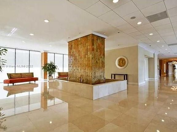 4th image of 1901 Brickell Ave APT B1712