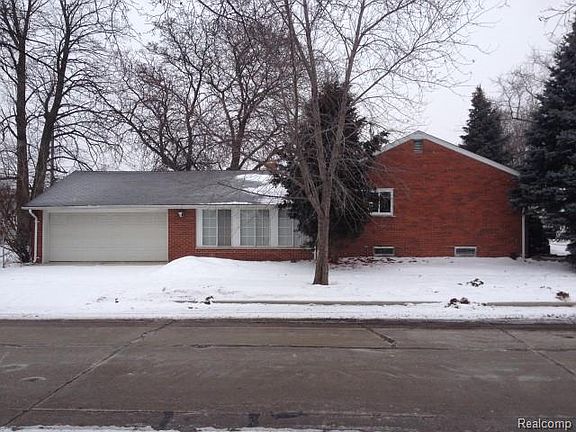 2nd image of 9954 Laurence Ave