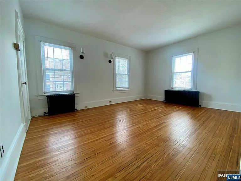 26 S Maple Ave #2 — Photo 2