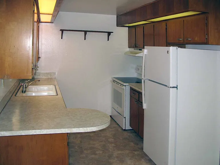 635 S 5th St — Photo 2