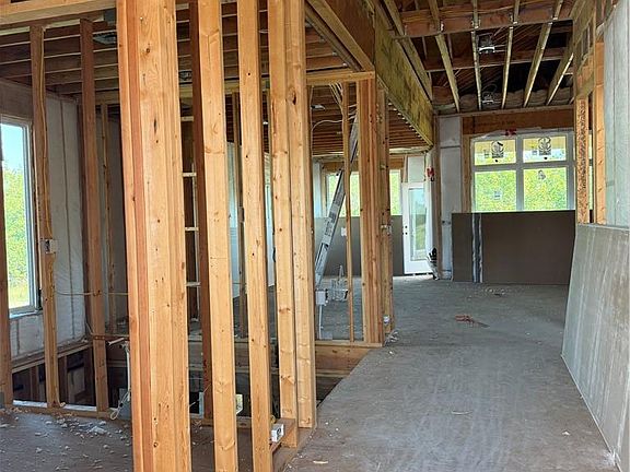 2nd image of 833 Reed Dr