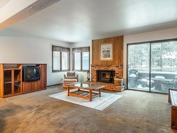 2nd image of 2 Arrowhead Dr #3