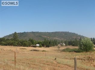 221 Robleda Dr, Central Pt, OR 97502