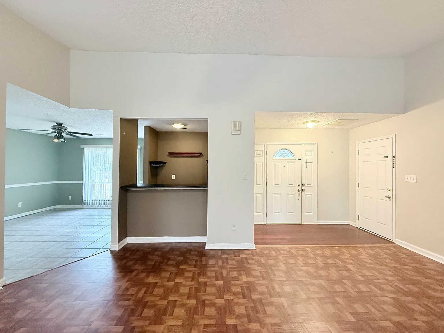 3 bed, 1890 sqft, $2,350 — Photo 4
